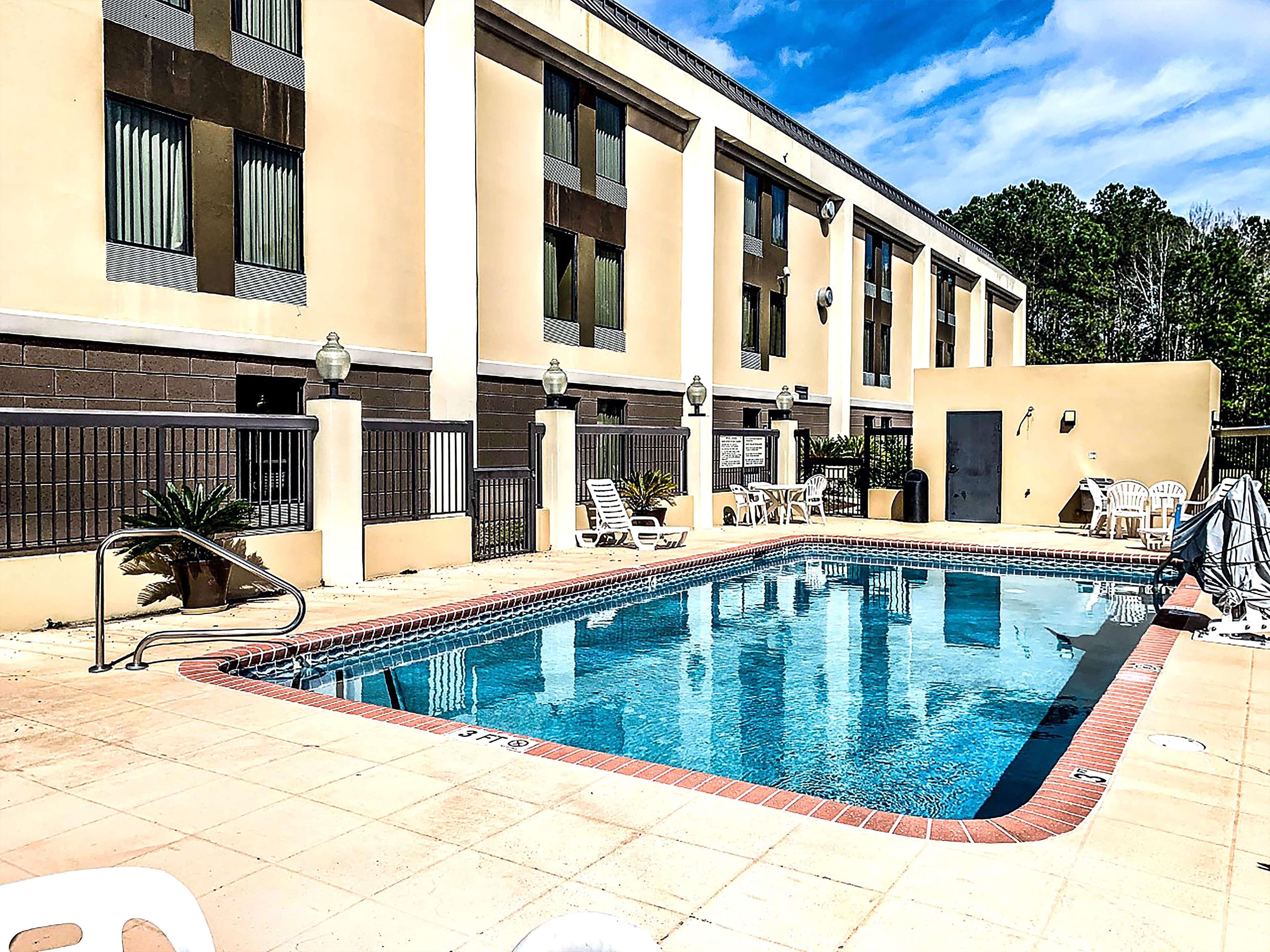 Comfort Inn Darien - North Brunswick Extérieur photo